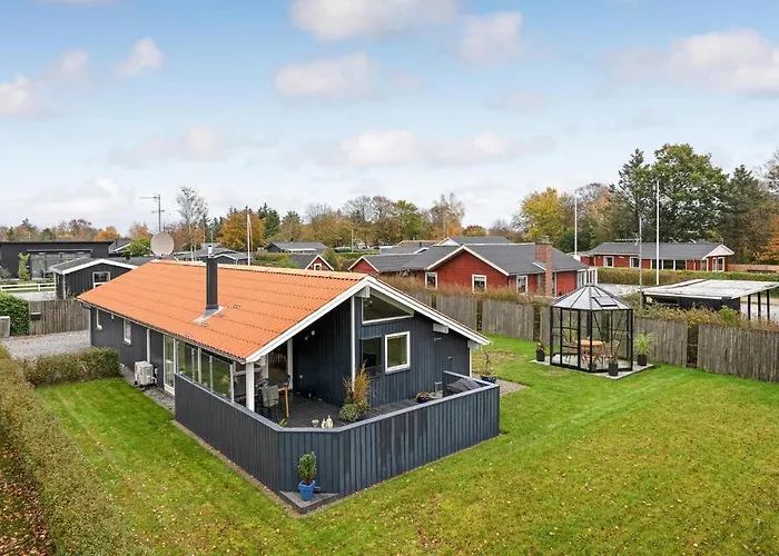 Lovely In With Wifi بيت للعطل *